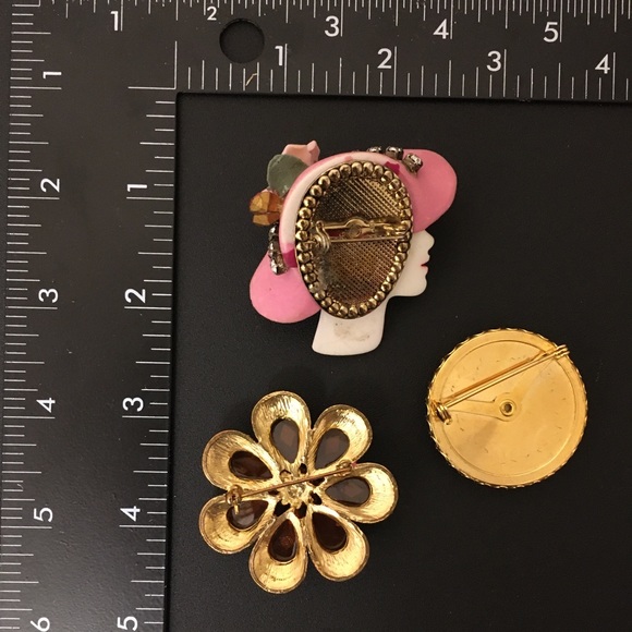 Bundle of Three Lovely Vintage Brooches - Picture 4 of 4